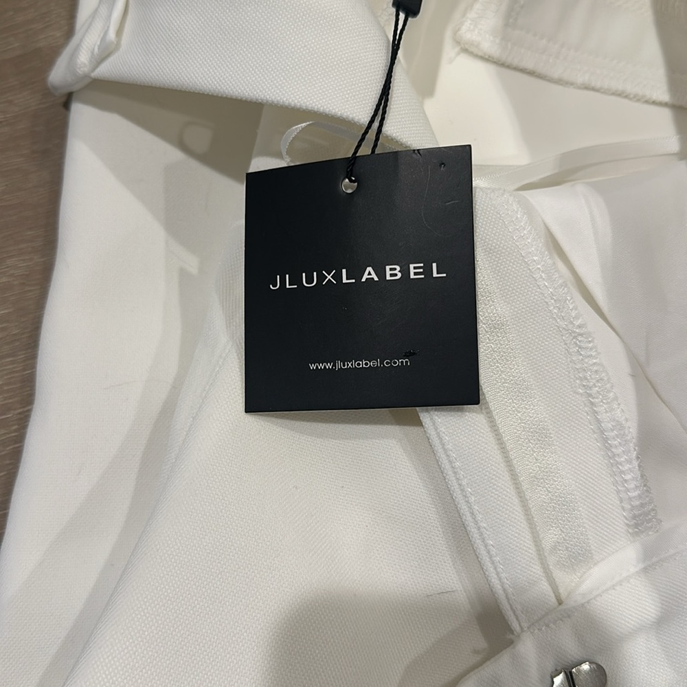 Gorgeous white trousers 💭💕 - Picture 4 of 4